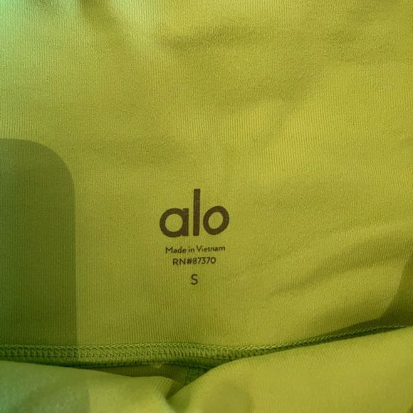 Alo Yoga Green Set Wellness Bra and Airbrush 7" Biker Short | SZ S - Picture 8 of 14